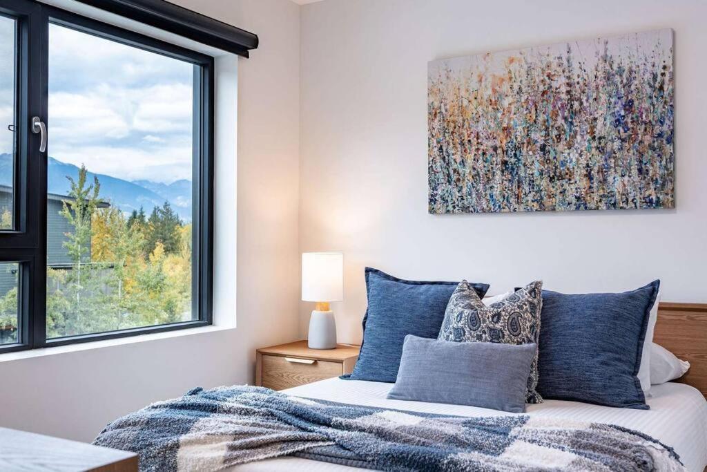 Bluebird Daze By Revelstoke Vacations公寓 外观 照片