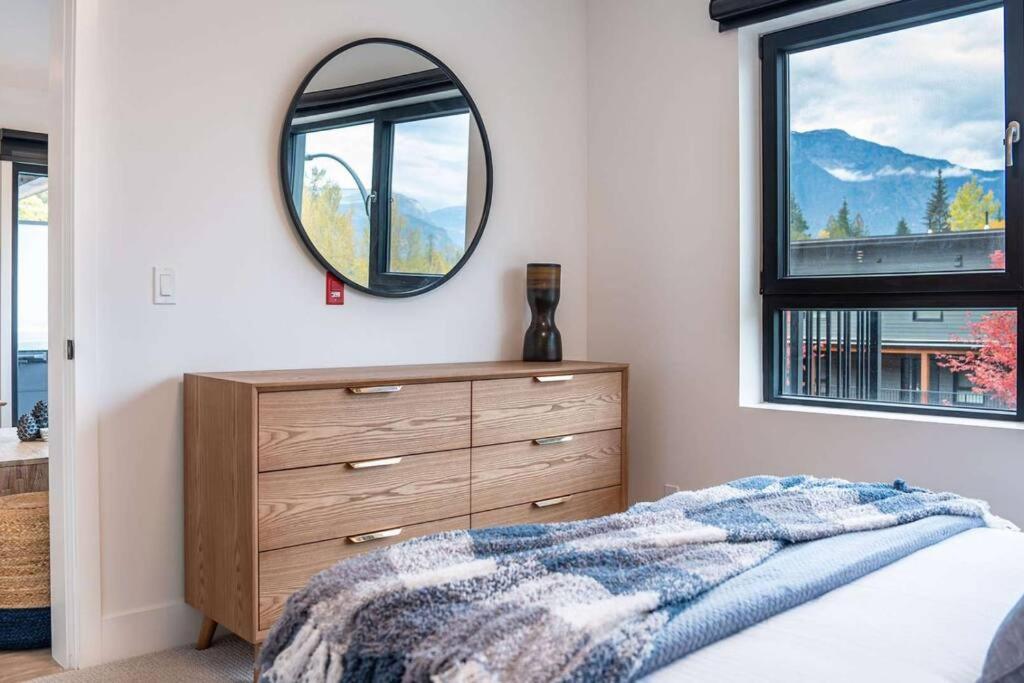 Bluebird Daze By Revelstoke Vacations公寓 外观 照片