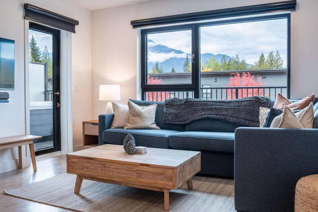 Bluebird Daze By Revelstoke Vacations公寓 外观 照片