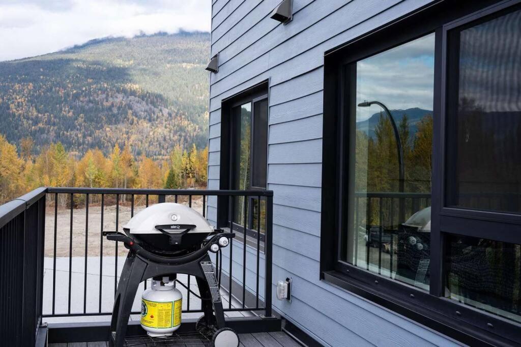 Bluebird Daze By Revelstoke Vacations公寓 外观 照片