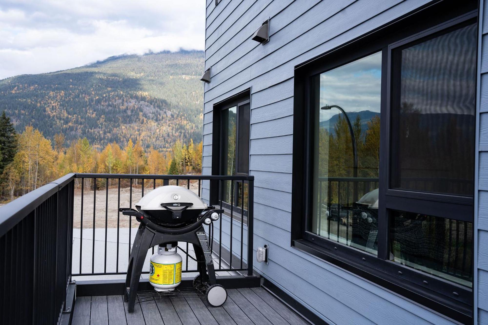Bluebird Daze By Revelstoke Vacations公寓 外观 照片