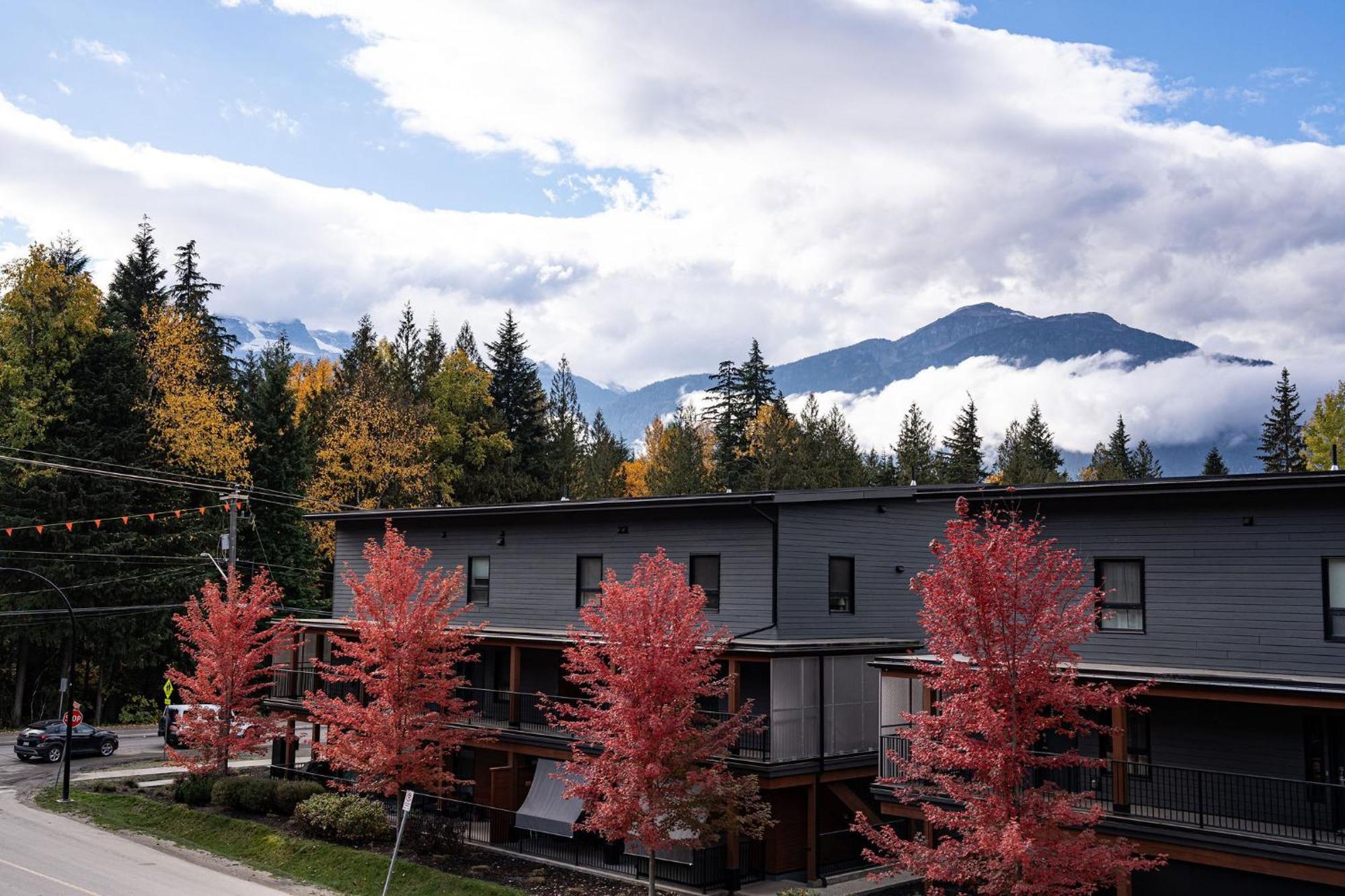 Bluebird Daze By Revelstoke Vacations公寓 外观 照片